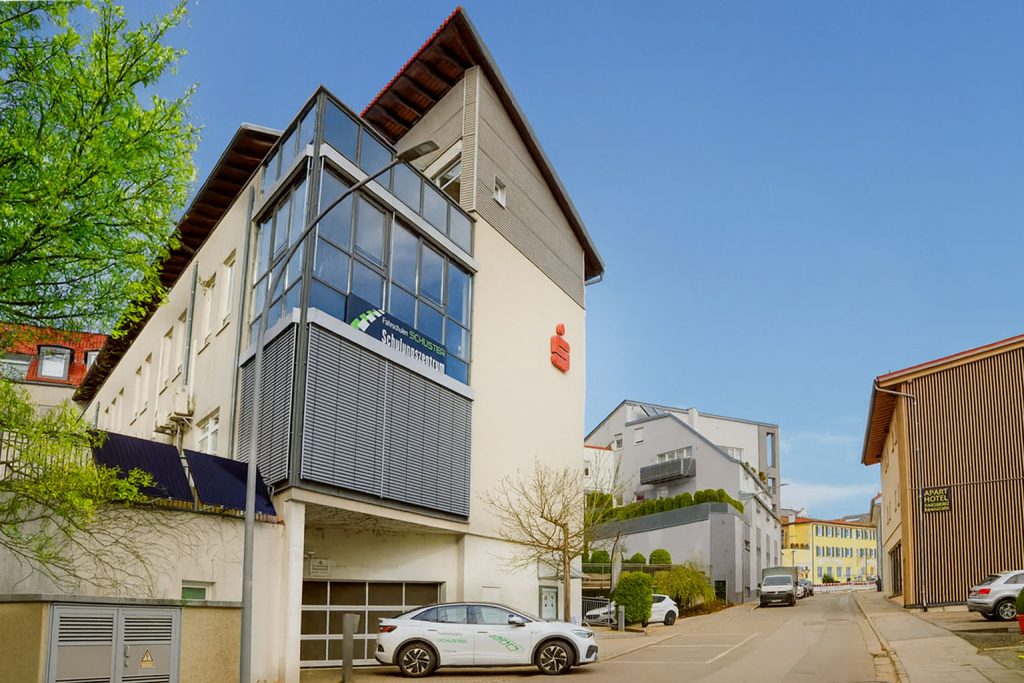 bild Fahrschule Schuster Gebäude außen Kopie